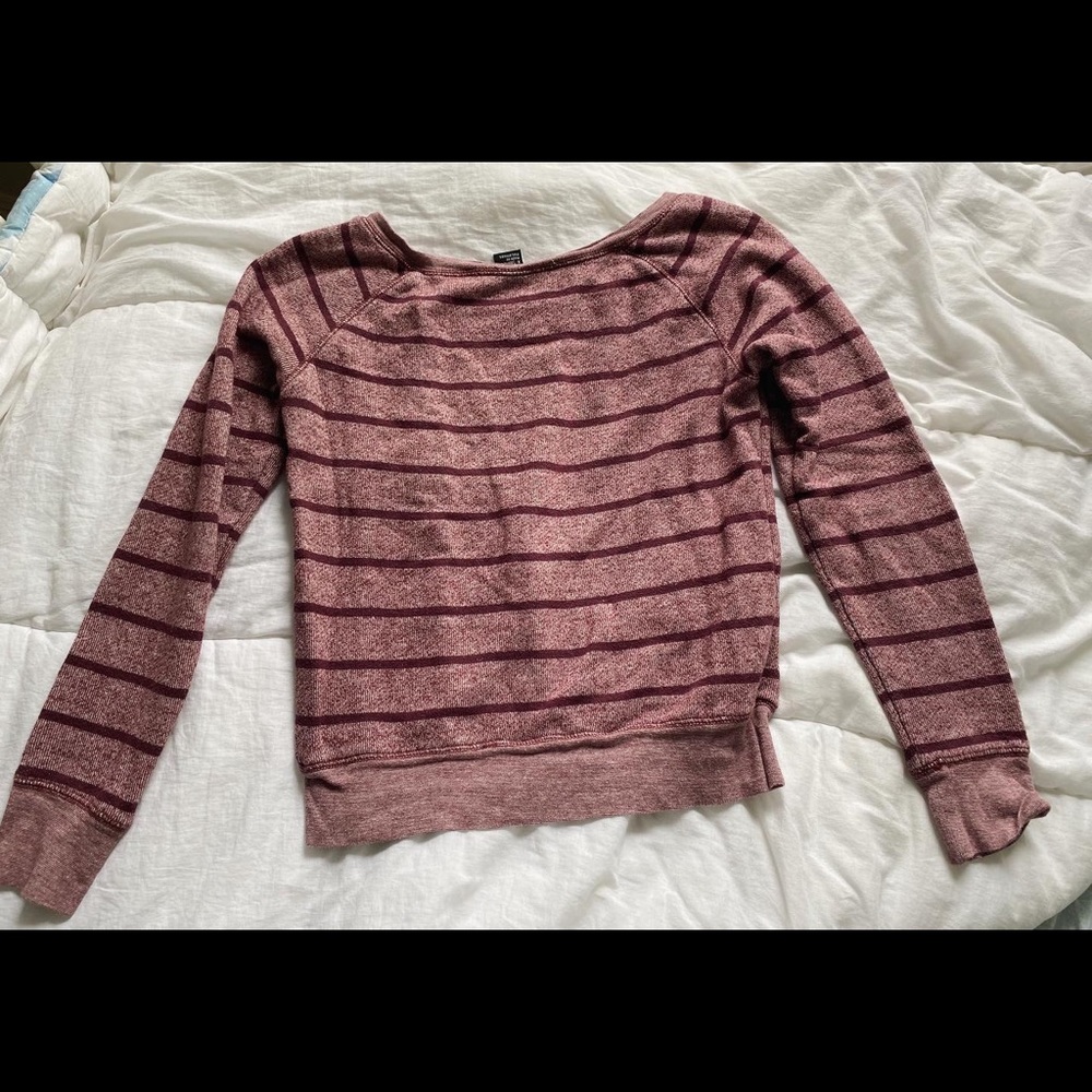 maroon sweater